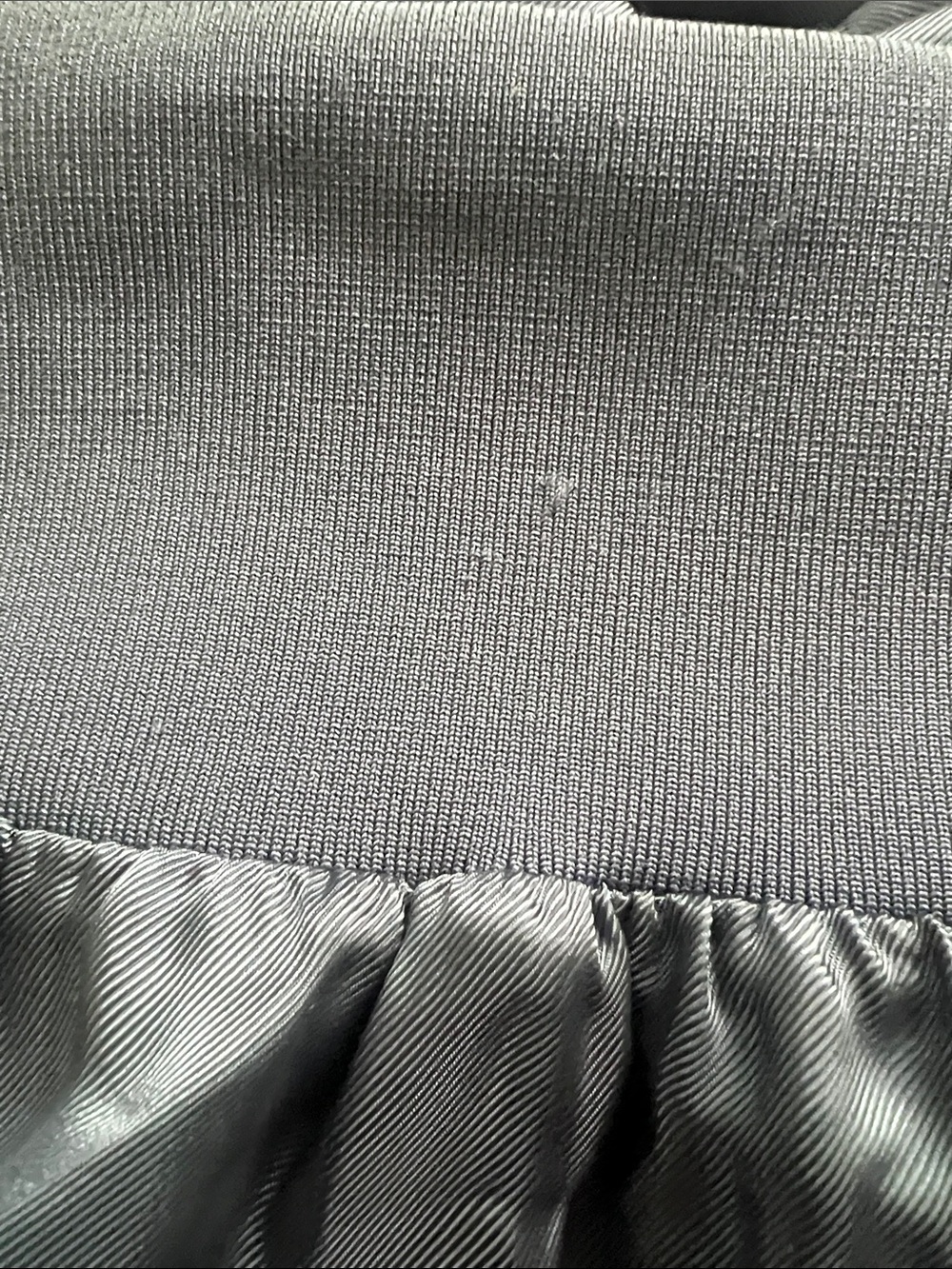 Cinq a Sept Giles Cargo Pants
Shadow. Size Large - Picture 9 of 9